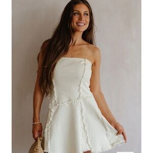 Elegant Strapless frayed washed mini dress cream
